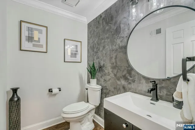 $879,000 | 56 Peach Hill Court, Ramsey, NJ 07446