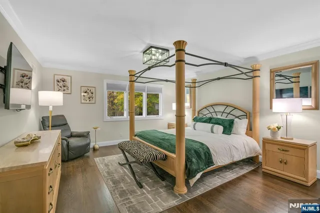 $879,000 | 56 Peach Hill Court, Ramsey, NJ 07446