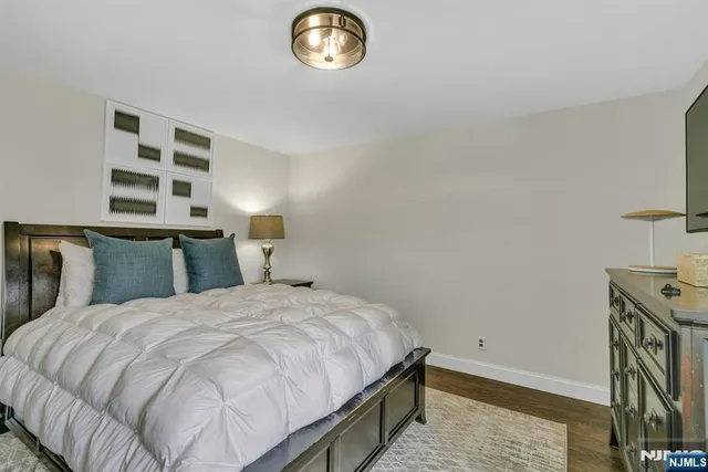 $879,000 | 56 Peach Hill Court, Ramsey, NJ 07446