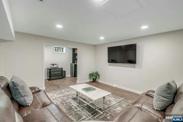 $879,000 | 56 Peach Hill Court, Ramsey, NJ 07446