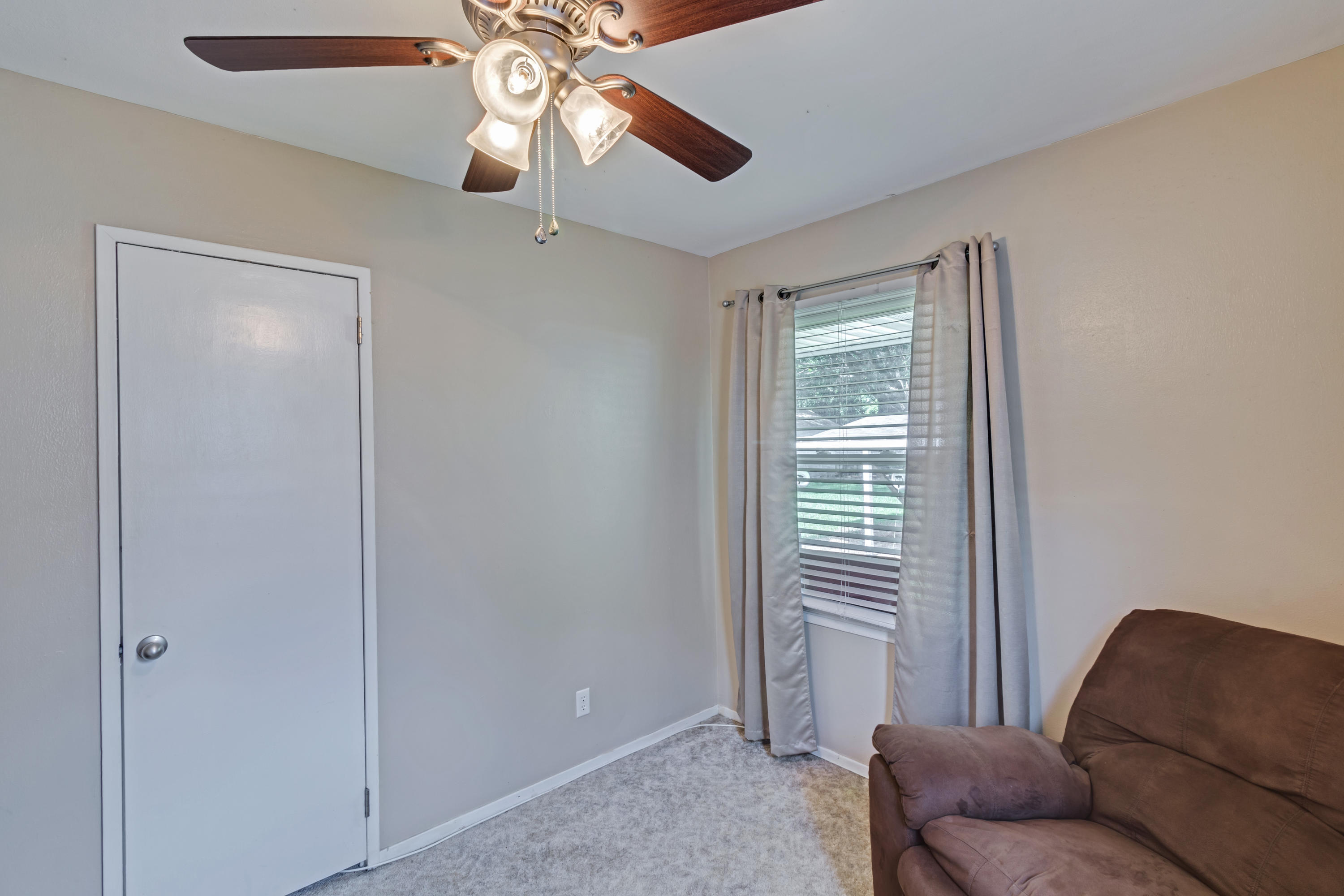 1218 Hawthorne Road Hanahan, SC 29410 - Photo 17 of 23 19