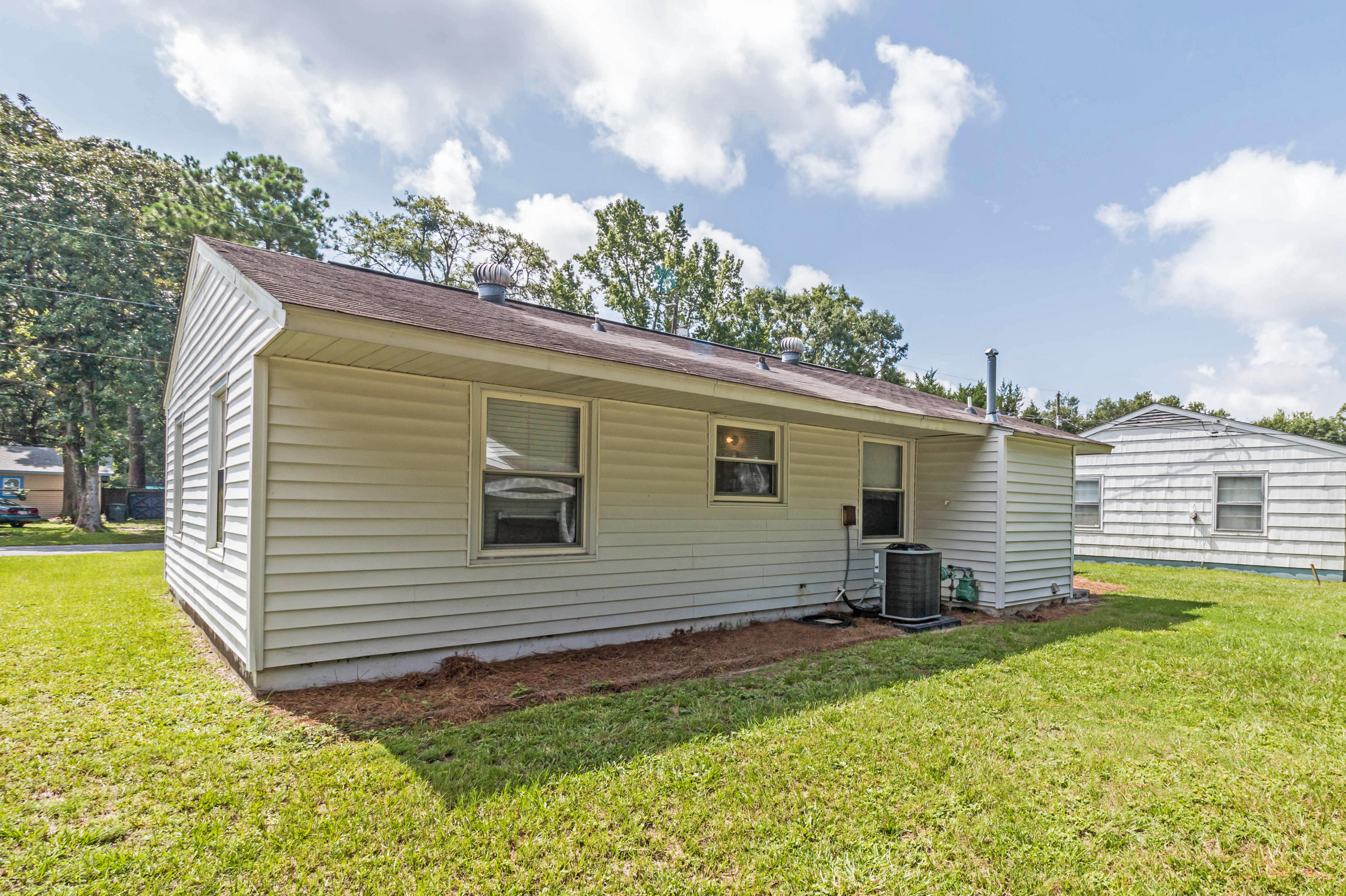 1218 Hawthorne Road Hanahan, SC 29410 - Photo 20 of 23 1