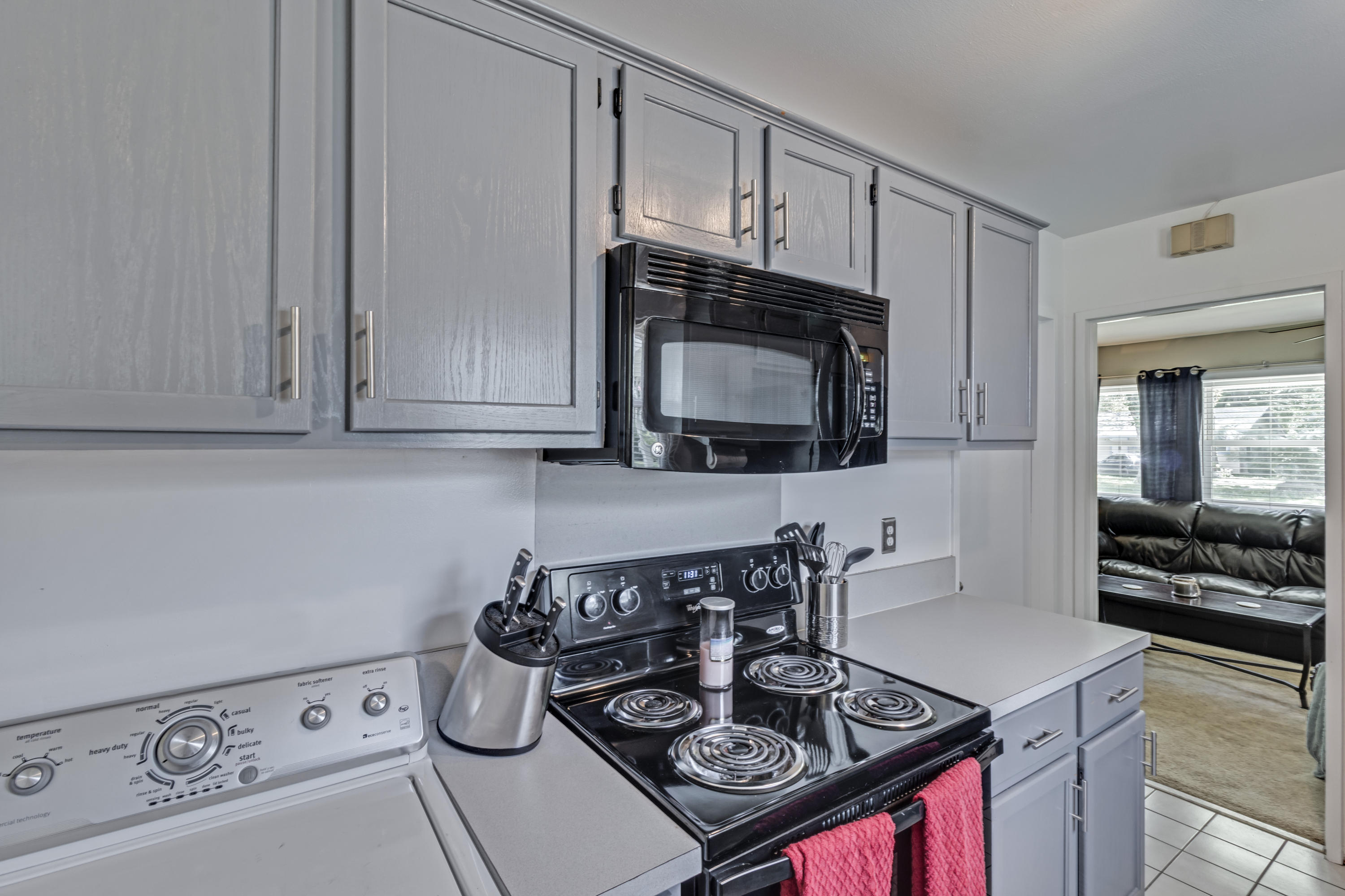 1218 Hawthorne Road Hanahan, SC 29410 - Photo 9 of 23 10