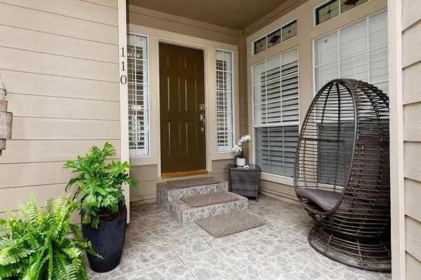 $3,600 | 110 North Valley Oaks Circle, The Woodlands, TX 77382