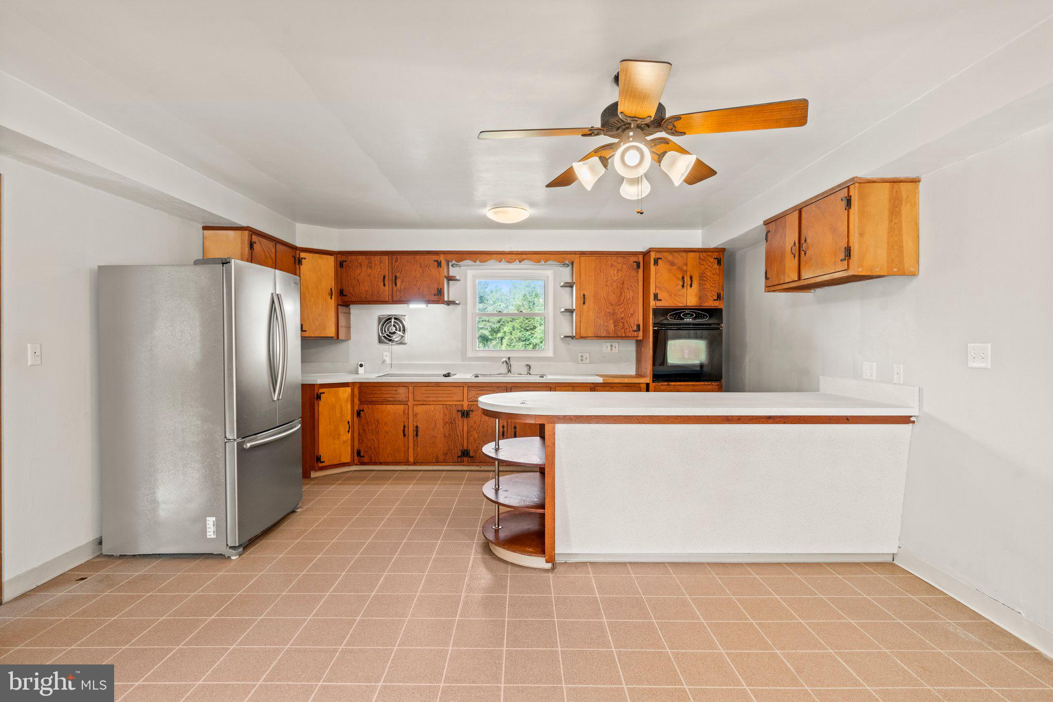 281 Pennington - Harbourton Road Pennington, NJ 08534 - Photo 7 of 35 a kitchen with stainless steel appliances a refrigerator and microwave