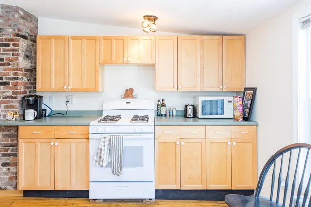 $2,200 | 151 High Street, Unit 3, Portsmouth, NH 03801