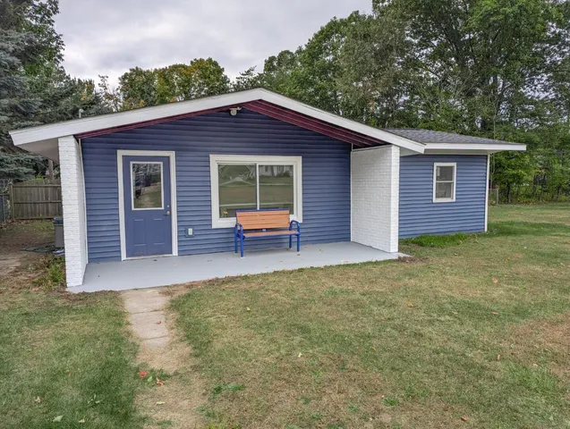 $279,000 | 1009 North Ferry Street, Ludington, MI 49431