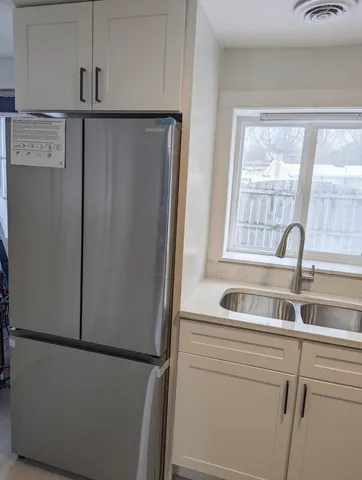 $279,000 | 1009 North Ferry Street, Ludington, MI 49431