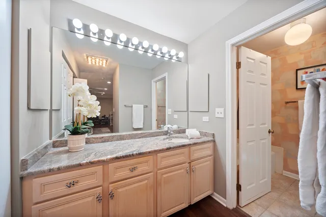 $425,000 | 1220 Rudolph Drive, Unit 1B, Northbrook, IL 60062