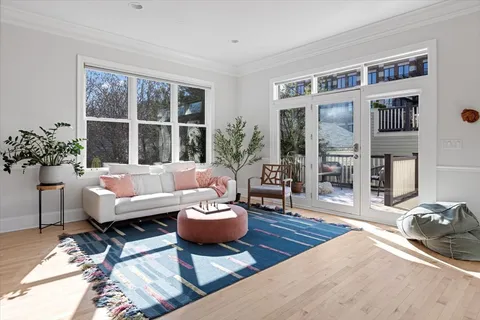 $1,800,000 | 2131 West Melrose Street, Chicago, IL 60618