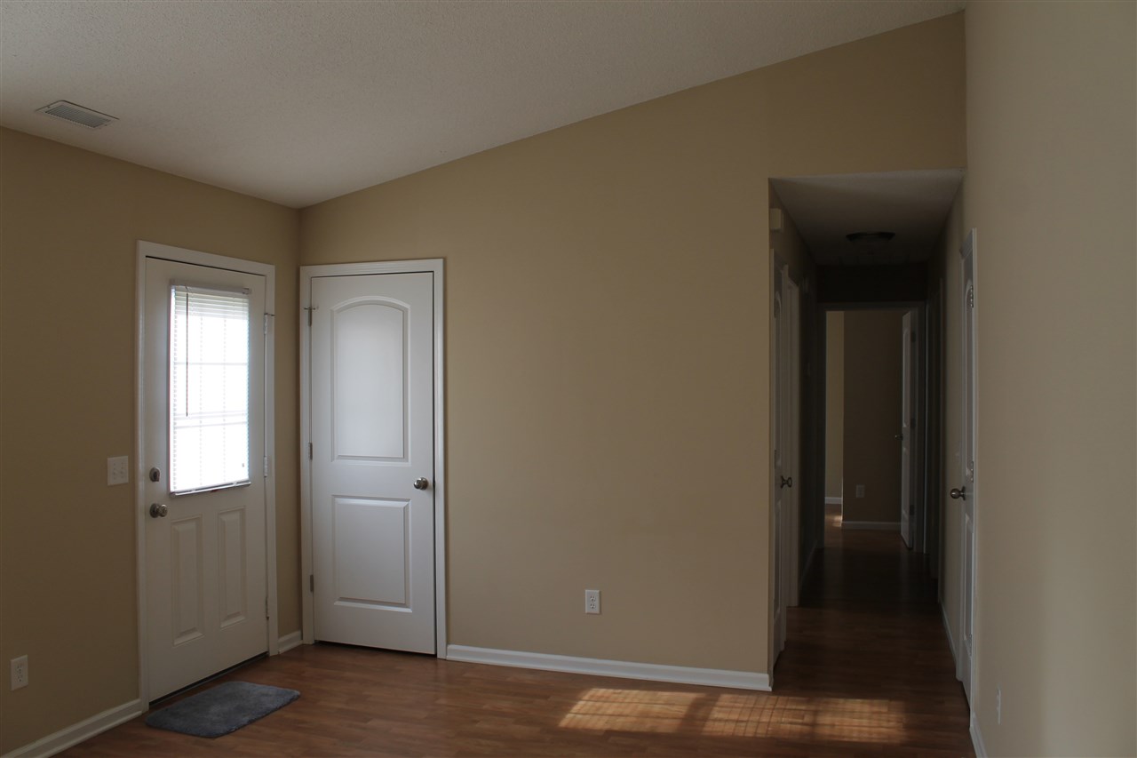 5810 Lahmeyer Road Fort Wayne, IN 46835 - Photo 2 of 12 Gallery Image 2