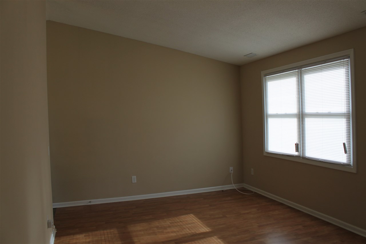 5810 Lahmeyer Road Fort Wayne, IN 46835 - Photo 7 of 12 Gallery Image 7