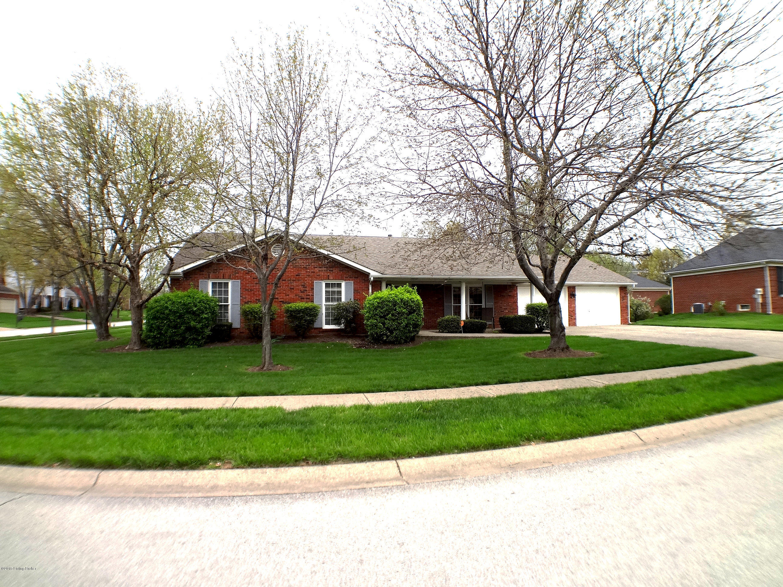 8901 Acushnet Road Louisville, KY 40242 - Photo 3 of 35 Alternate view of home