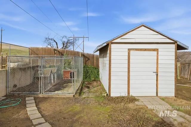 $647,500 | 3824 Pleasant View Drive, Clarkston, WA 99403