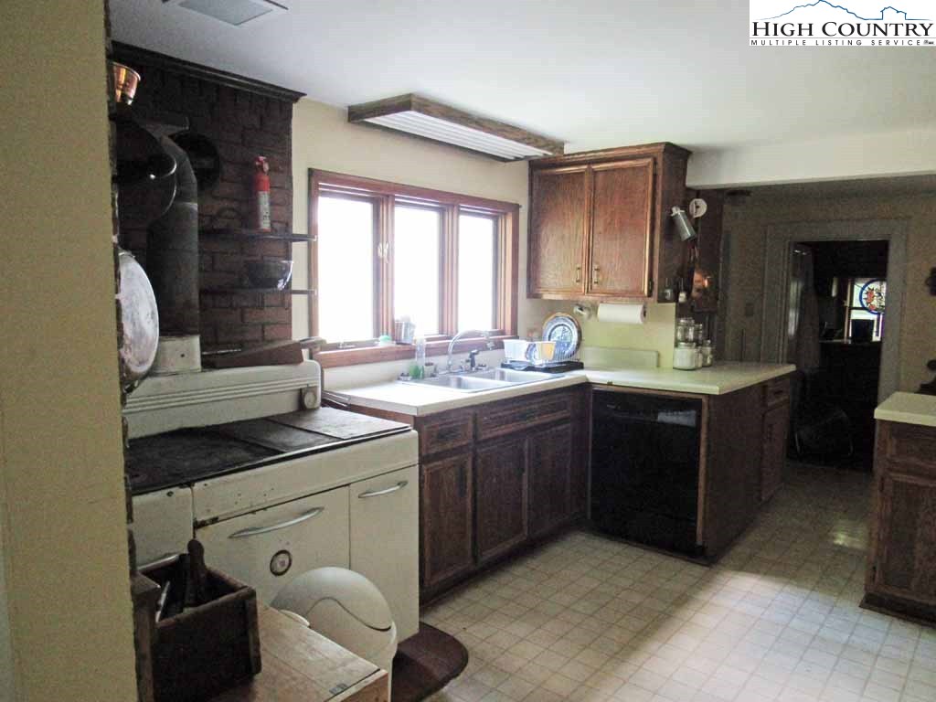 304 Pennington Branch Road Creston, NC 28615 - Photo 9 of 50 Gallery Image 9