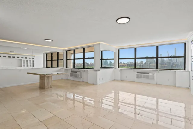 $4,900 | 7004 Boulevard East, Unit 26D, Guttenberg, NJ 07093