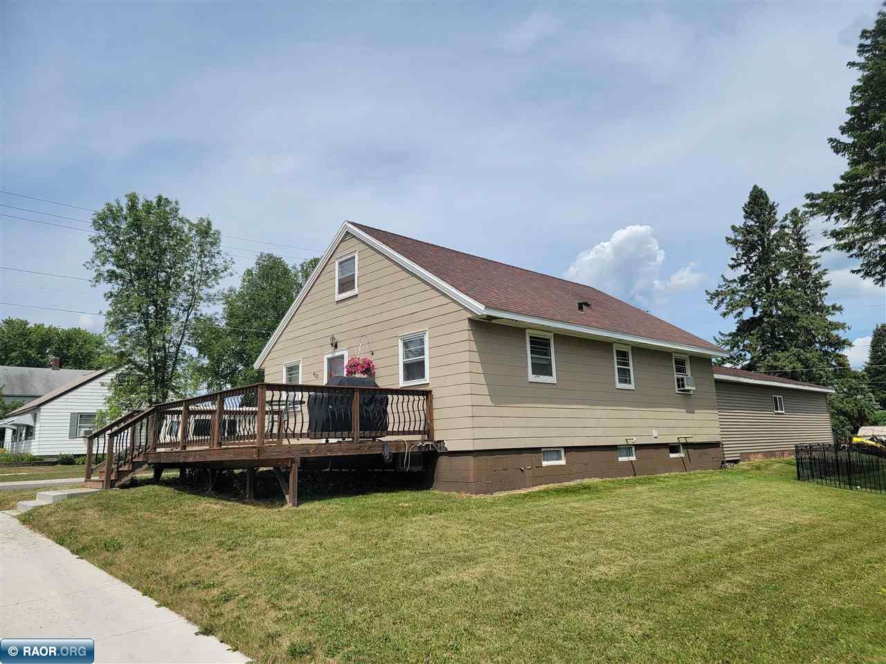 430 8th Street Northwest Chisholm, MN 55719 - Photo 3 of 23
