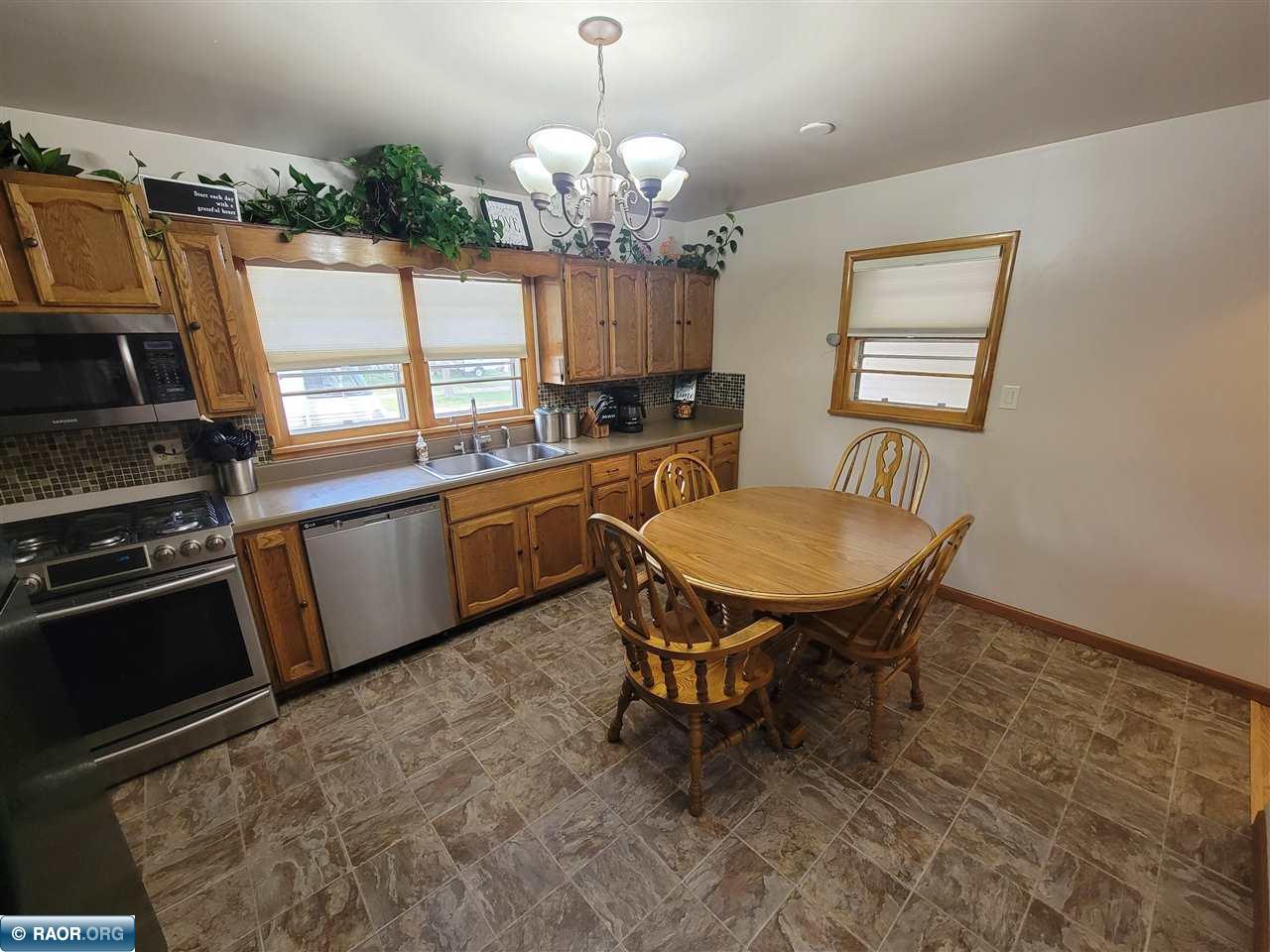 430 8th Street Northwest Chisholm, MN 55719 - Photo 8 of 23