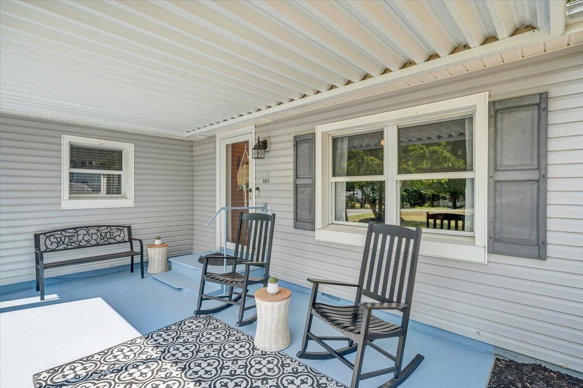 105 Barnett Road Salem, VA 24153 - Photo 4 of 44 04-MIB02640-R5