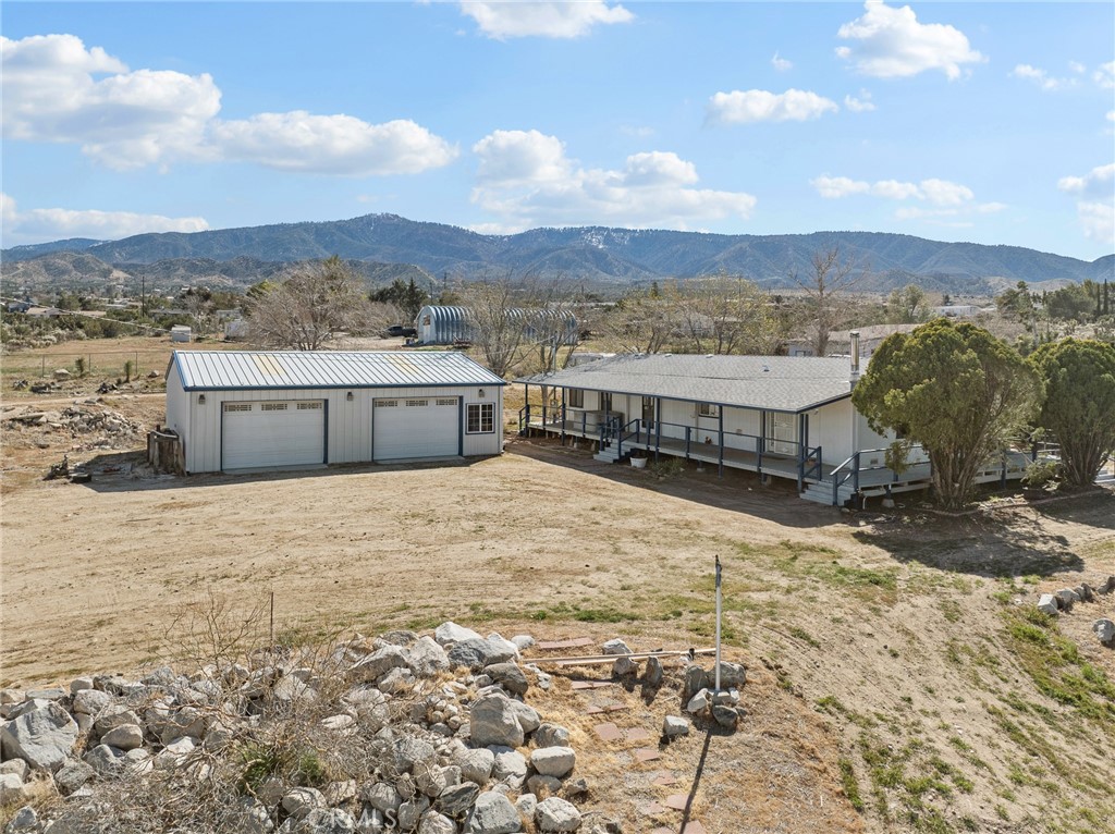 599 Smoke Tree Road Pinon Hills, CA 92372 - Photo 29 of 34 a view of a terrace