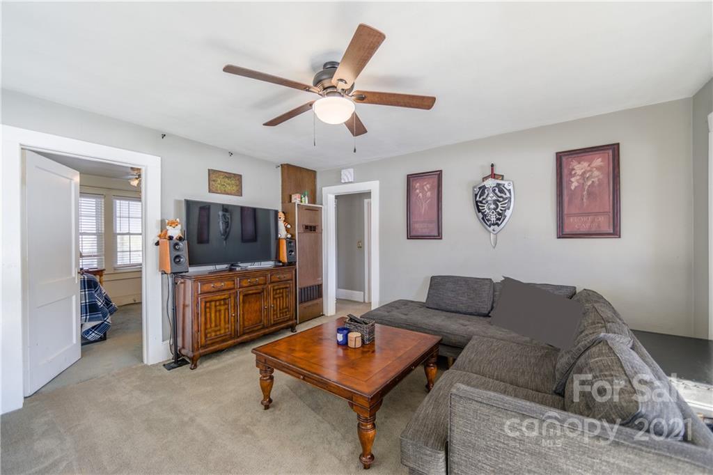 3552 Wilson Road Brevard, NC 28712 - Photo 11 of 22 Gallery Image 11