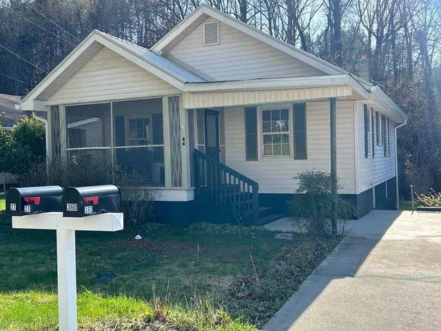 $234,900 | 26 Hillcrest Drive, McCaysville, GA 30555