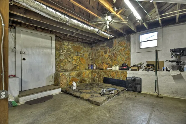 $234,900 | 26 Hillcrest Drive, McCaysville, GA 30555