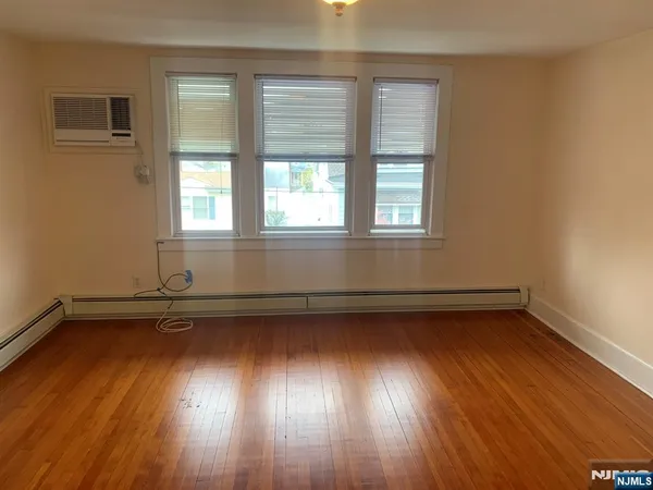 $1,700 | 14 Laura Avenue, Nutley, NJ 07110