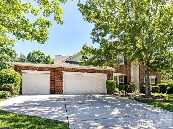 $699,900 | 1788 Oakmont Drive, Denver, NC 28037