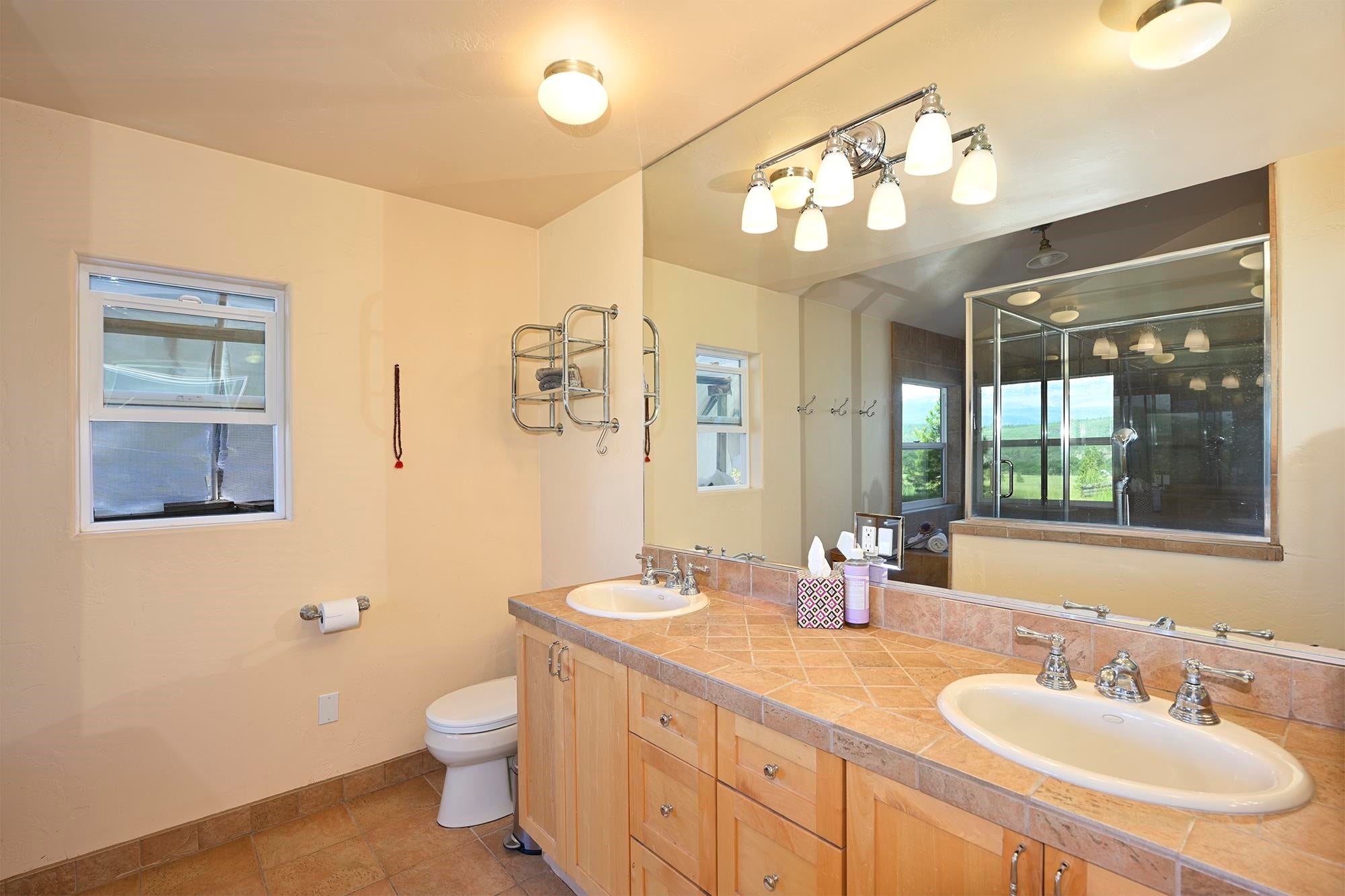 3333 Shasta Valley Road Weed, CA 96094 - Photo 17 of 24 Gallery Image 17