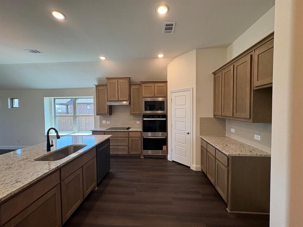 589 Mb Way South Pilot Point, TX 76258 - Photo 2 of 21