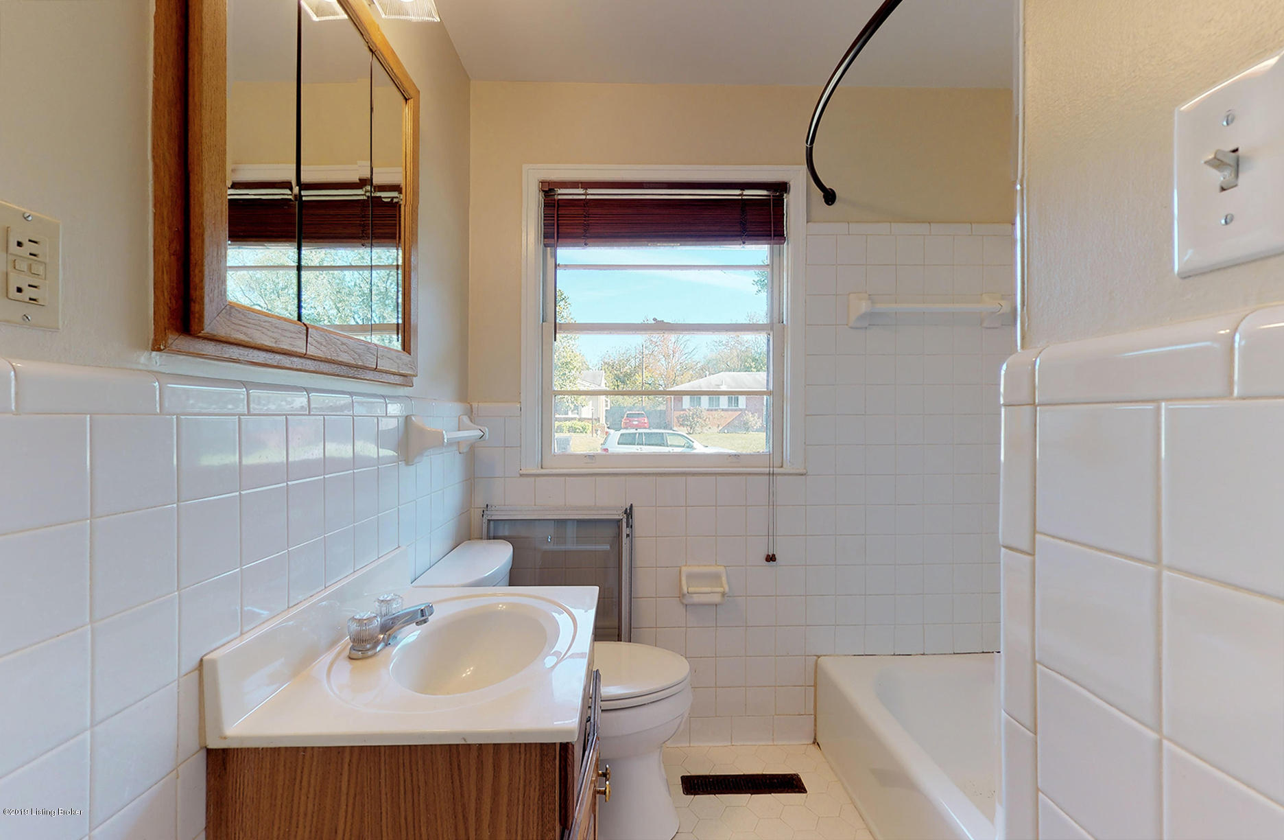 3118 Talisman Road Louisville, KY 40220 - Photo 22 of 28 Ceramic Floor, Medicine Cabinet, Shower Tub
