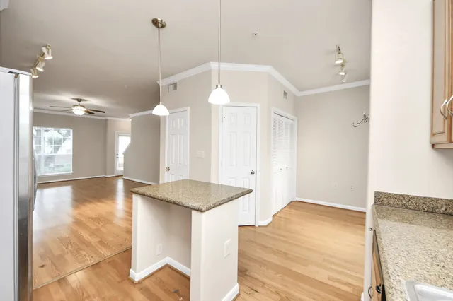 $190,000 | 9200 Westheimer Road, Unit 902, Houston, TX 77063