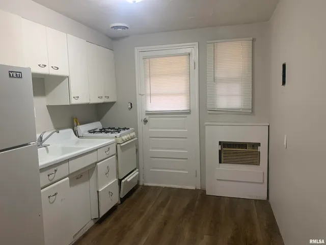 $725 | 108 Oakdale Road, East Peoria, IL 61571