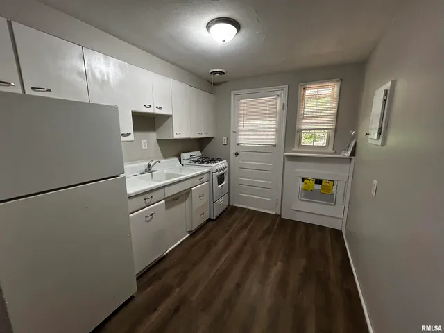 $725 | 108 Oakdale Road, East Peoria, IL 61571