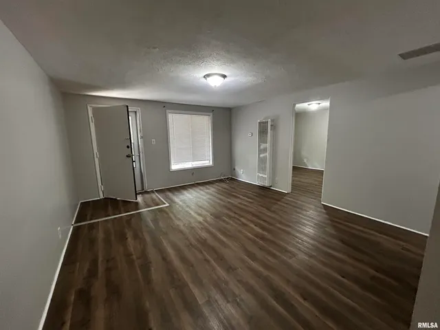 $725 | 108 Oakdale Road, East Peoria, IL 61571