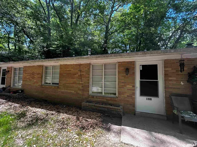 $725 | 108 Oakdale Road, East Peoria, IL 61571
