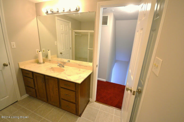 4805 Villa Fair Road Louisville, KY 40291 - Photo 13 of 20 Bathroom 3