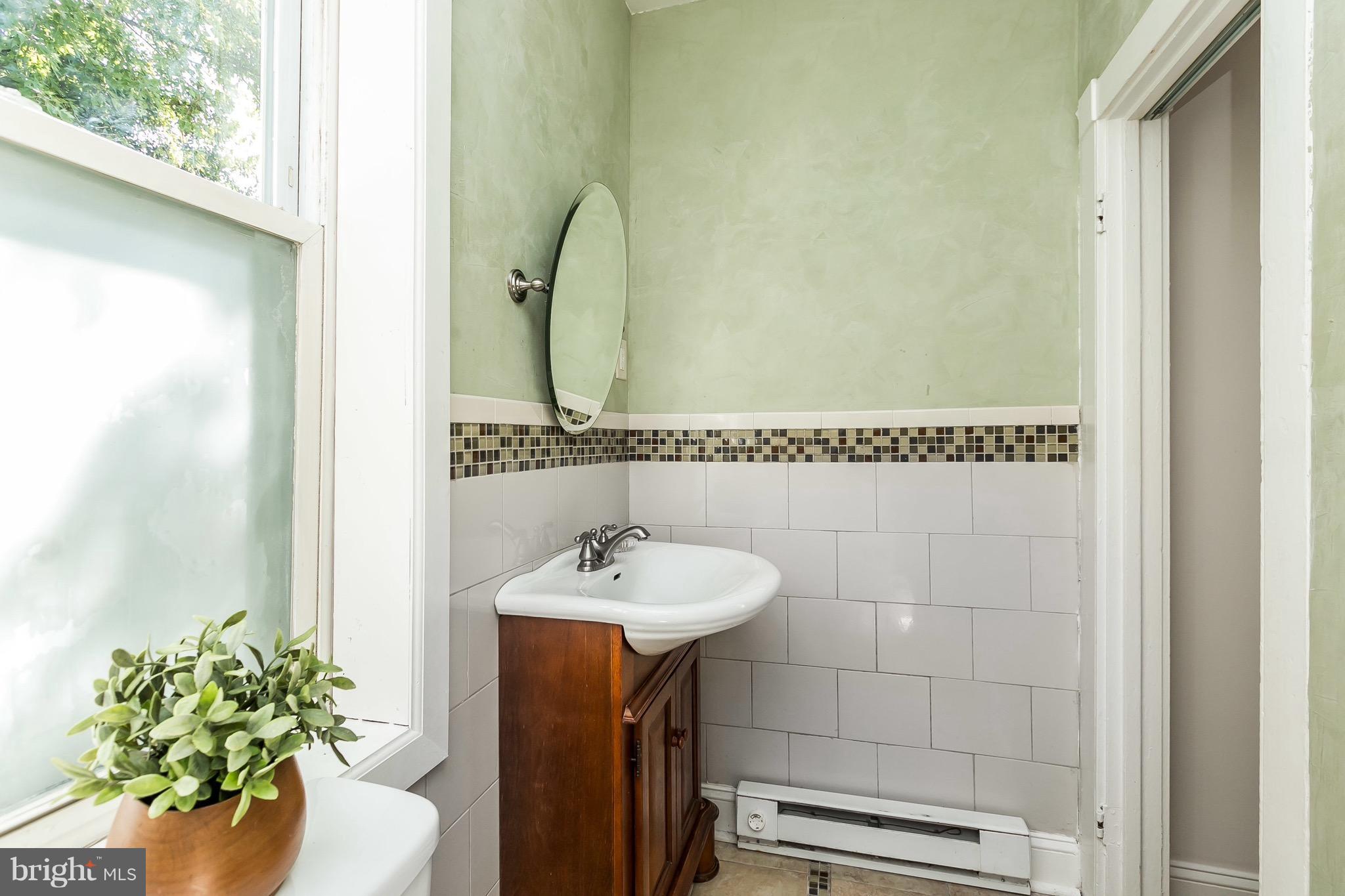 2921 Keswick Road Baltimore, MD 21211 - Photo 19 of 30 Bright And Functional