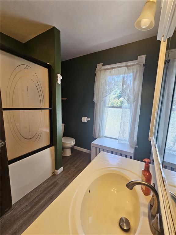 175 Blackfield Road Garrett, PA 15542 - Photo 25 of 37 a bathroom with a tub and a window