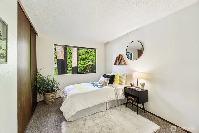 $1,250,000 | 10027 169th Avenue Northeast, Redmond, WA 98052