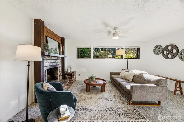 $1,250,000 | 10027 169th Avenue Northeast, Redmond, WA 98052