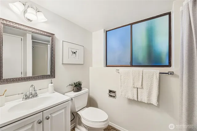 $1,250,000 | 10027 169th Avenue Northeast, Redmond, WA 98052