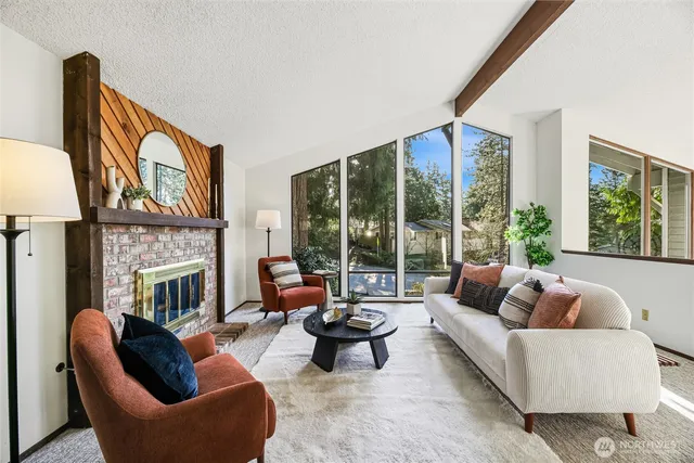 $1,250,000 | 10027 169th Avenue Northeast, Redmond, WA 98052