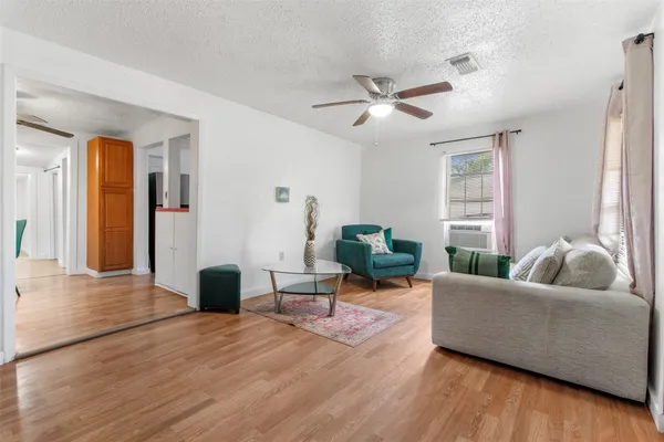 $1,500 | 114 Melton Street, Magnolia, TX 77354