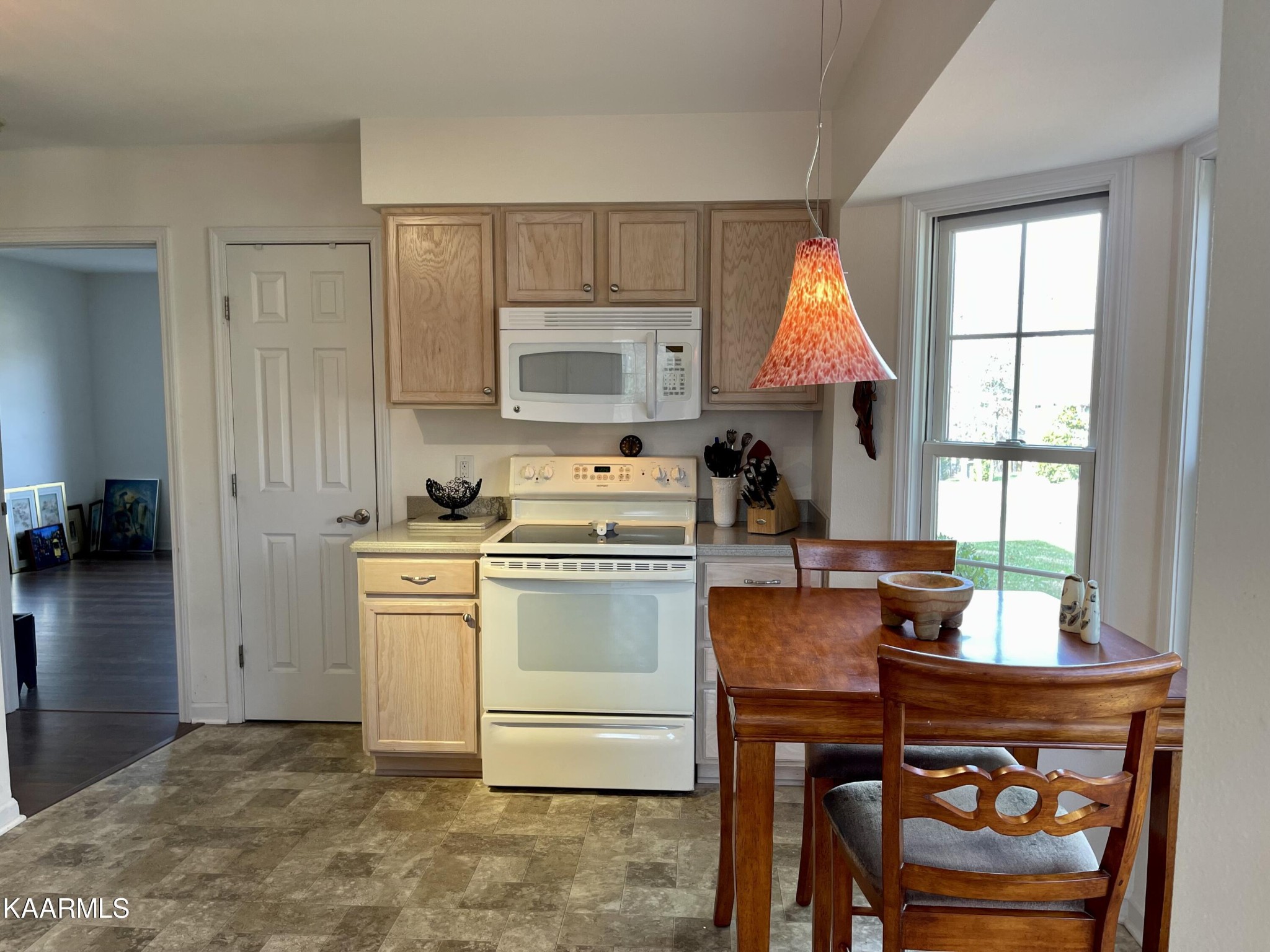 124 Windsor Road Crossville, TN 38558 - Photo 8 of 28 Gallery Image 8