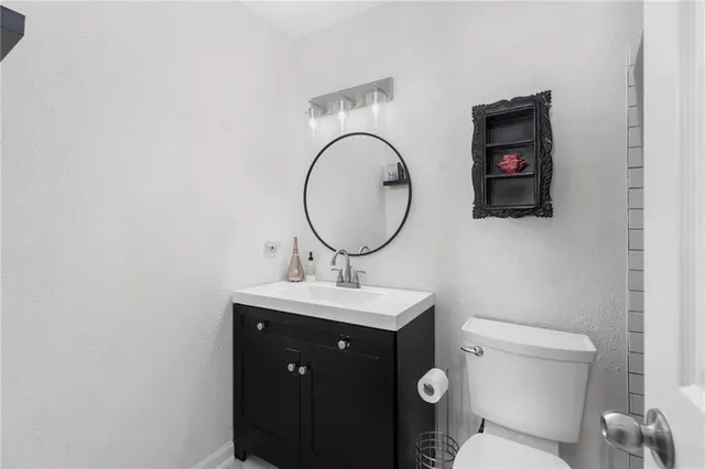 a view of road with house in background