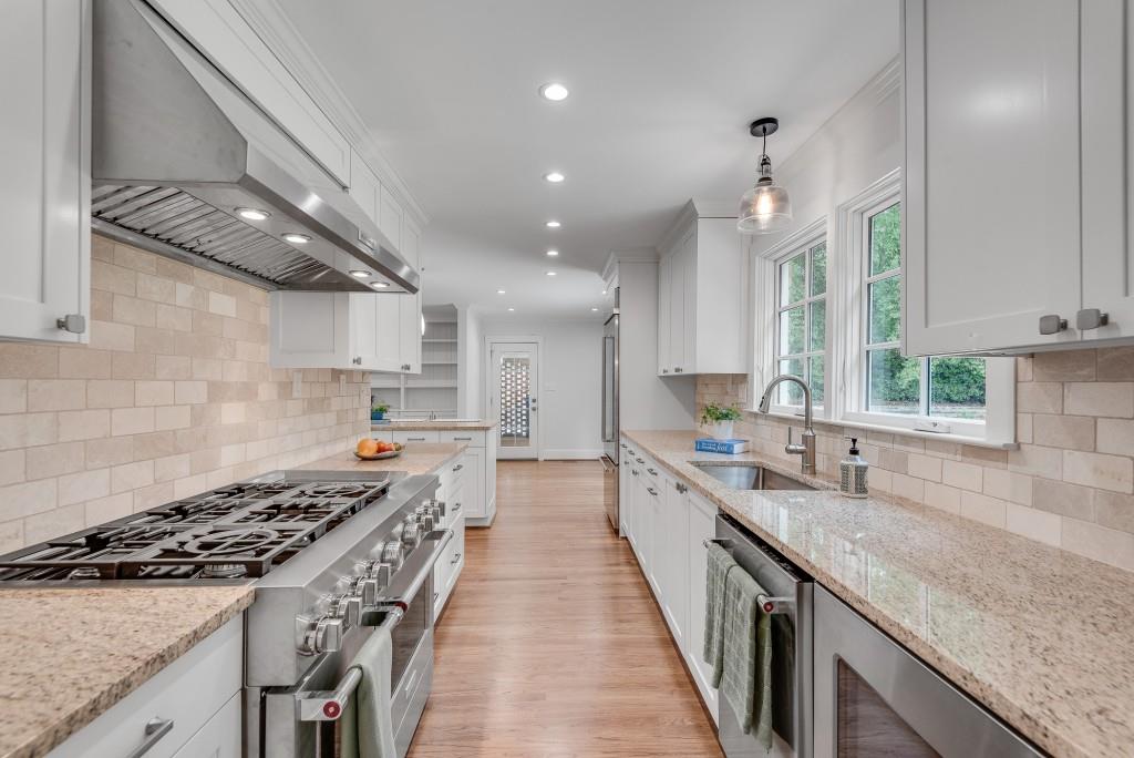 2592 River Oak Drive Decatur, GA 30033 - Photo 12 of 61