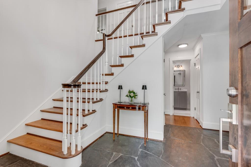 2592 River Oak Drive Decatur, GA 30033 - Photo 4 of 61