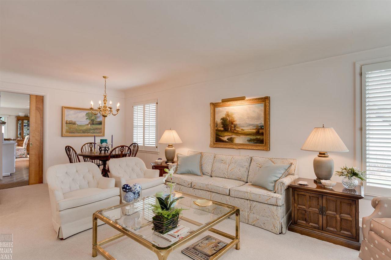 183 Ridgemont Road Grosse Pointe, MI 48236 - Photo 2 of 20 31288766-1.JPG